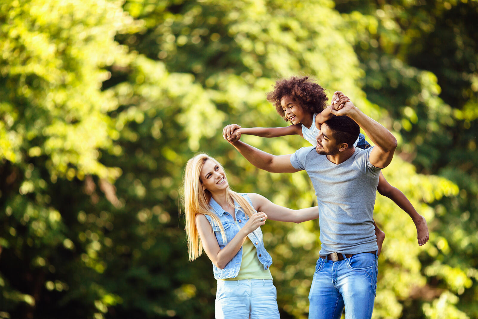 Afbeelding bij nieuwsbericht: Dit coole meisje zoekt een fijn gezin met steunpapa of steunopa